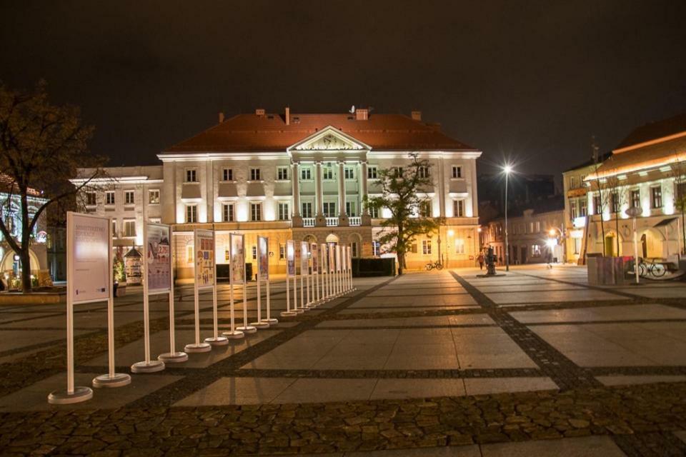 Family & Business Elegant Apartments Rynek Centrum Downtown - 2 Bedroom, Balcony, Parking Κίελτσε Εξωτερικό φωτογραφία