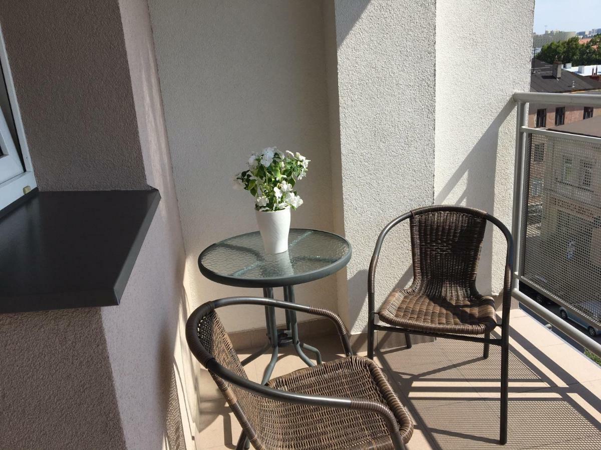 Family & Business Elegant Apartments Rynek Centrum Downtown - 2 Bedroom, Balcony, Parking Κίελτσε Εξωτερικό φωτογραφία
