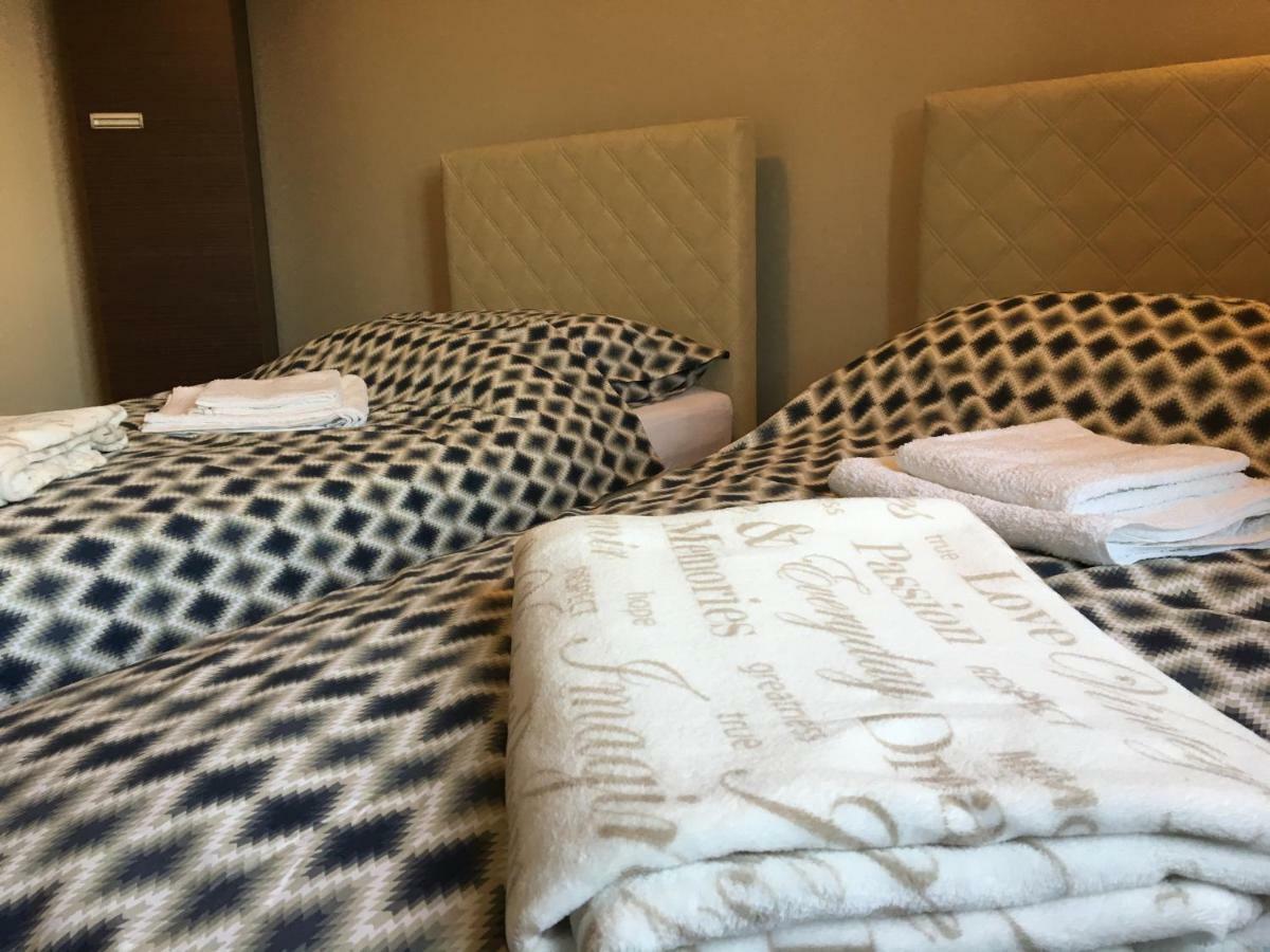 Family & Business Elegant Apartments Rynek Centrum Downtown - 2 Bedroom, Balcony, Parking Κίελτσε Εξωτερικό φωτογραφία